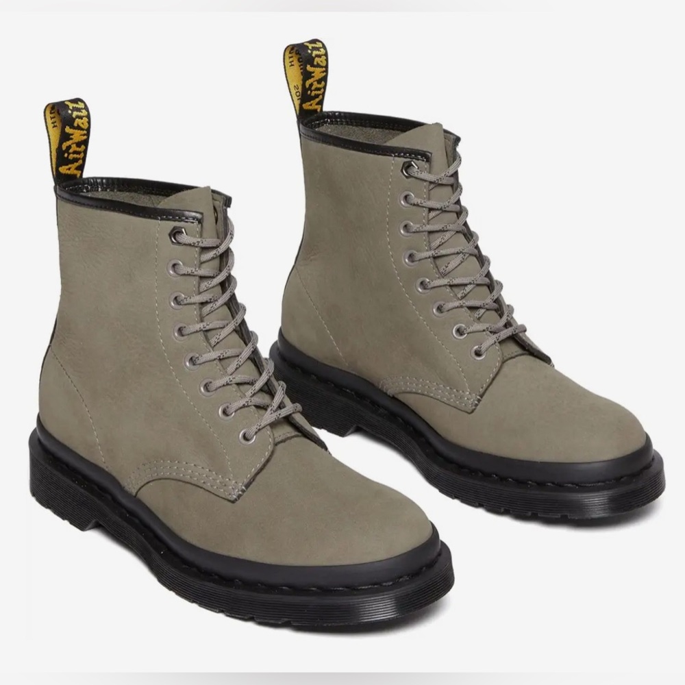 Dr.Marten’s 1460 MILLED NUBUCK LEATHER LACE UP BOOTS 🥾